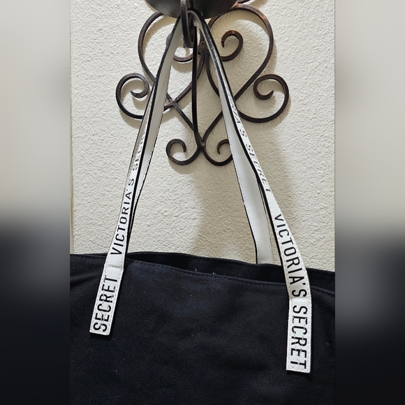 Victoria's Secret Black and White Tote EUC - Picture 9 of 16